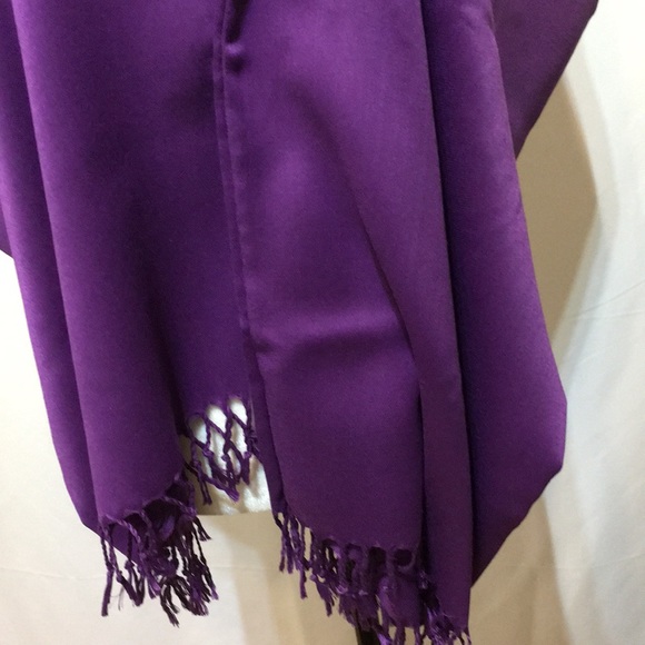 FOR YOUR EASE ONLY PURPLE TASSELS SCARF - Picture 4 of 9